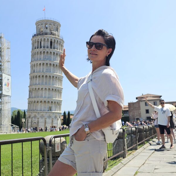 Sie schafft (fast) alles Sie schafft (fast) alles